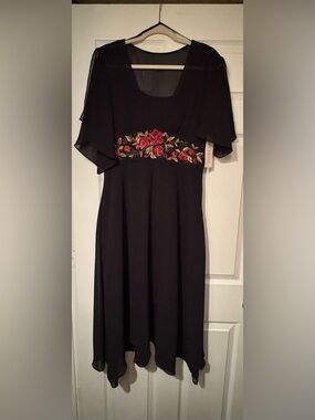 NWT Plaza South Sz 8 Circa 2006 Maxi Dress with Red Rose Embroidery